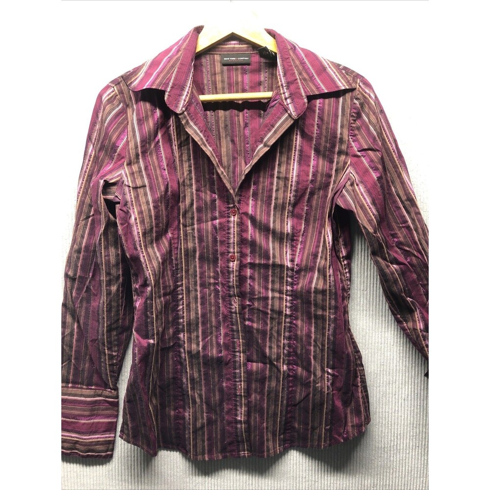 New York and Company Button Down Shirt Size M Purple Stripe V Neck Cuff Sleeve